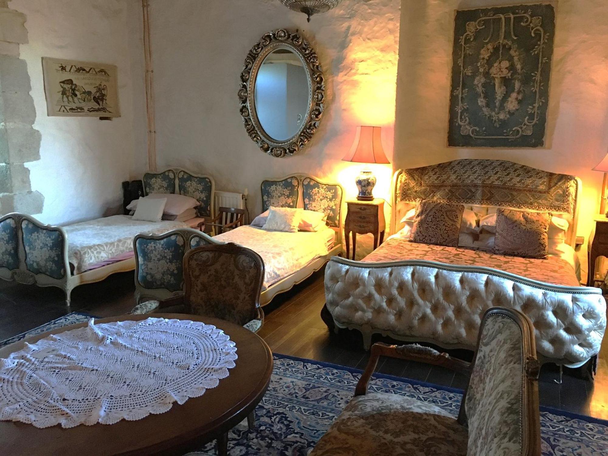 Chateau Mareuil Couette-café 2*