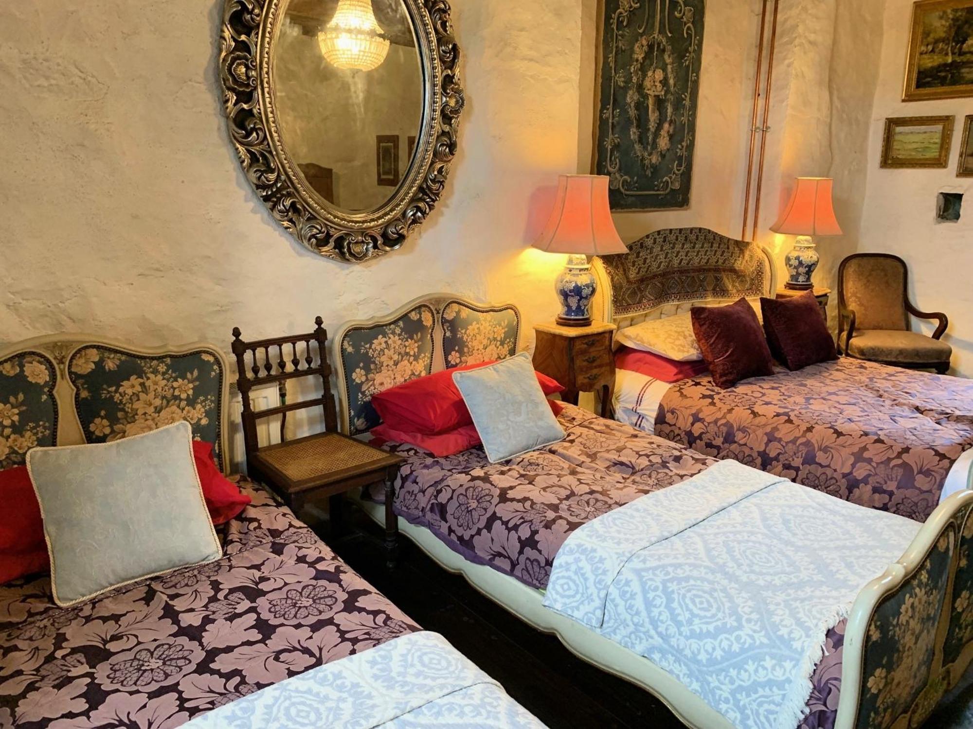 Chateau Mareuil Bed and breakfast 2*
